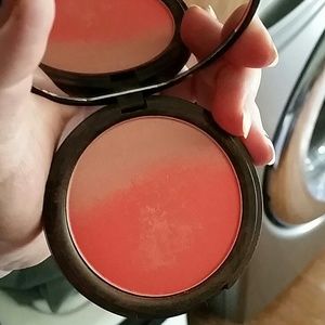 NYX ombre Blush in (OB07) Soft Flush